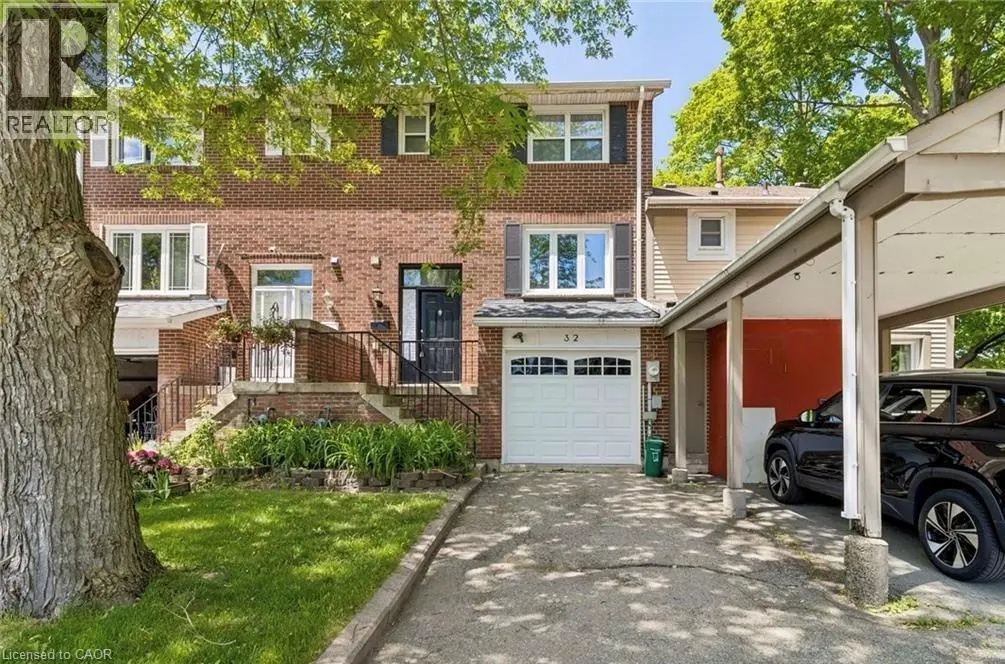 32 Lansing Square, Brampton